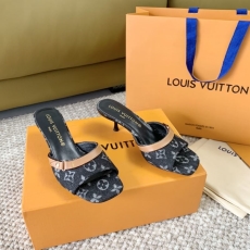 Louis Vuitton Slippers